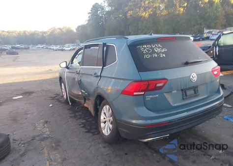 2019 Volkswagen Tiguan 2.0T Se/2.0T Sel/2.0T Sel R-Line/2.0T Sel R-Line Black из США, поврежденный, VIN 3VV2B7AX8KM128558